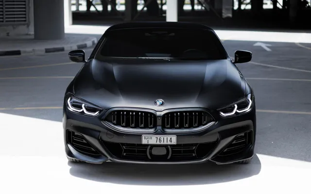 BMW 840i - image 2