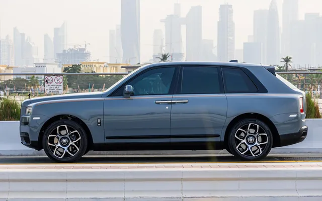 Rolls Royce  BB Cullinan - image 2