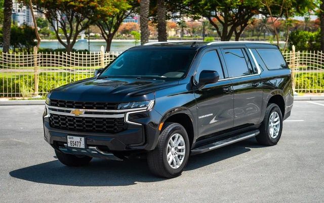 Chevrolet Suburban - image 1