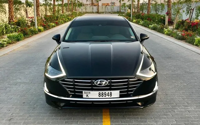 Hyundai Sonata - image 2