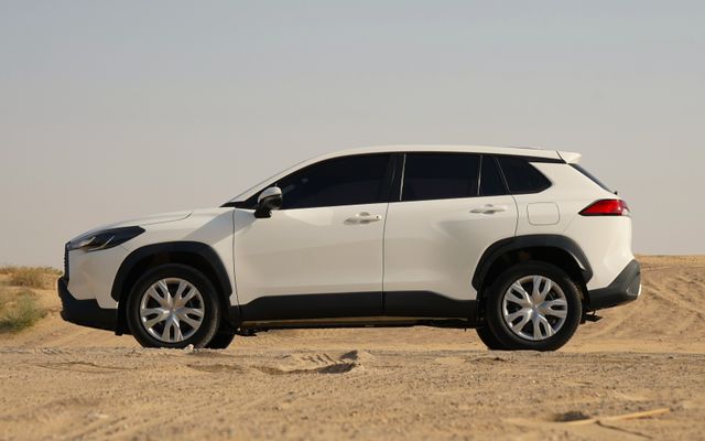 TOYOTA COROLLA CROSS - image 2
