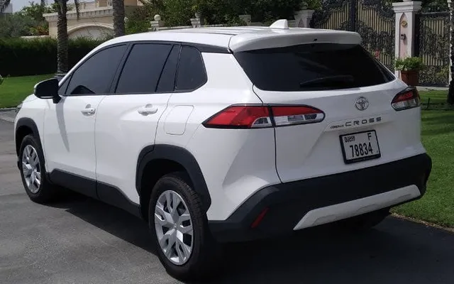 TOYOTA COROLLA CROSS - image 2