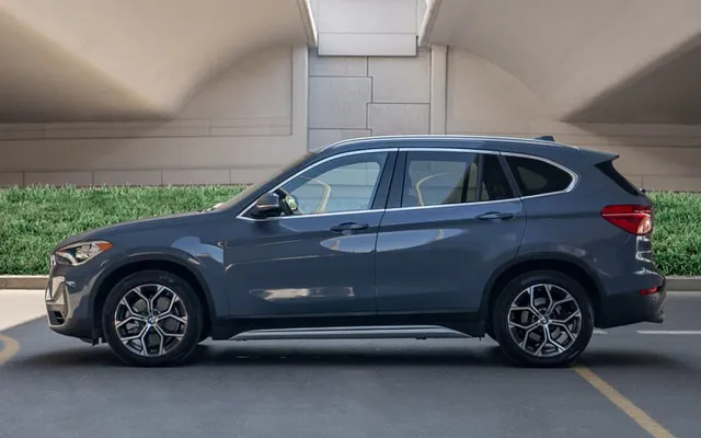 BMW X1 2021 - image 2