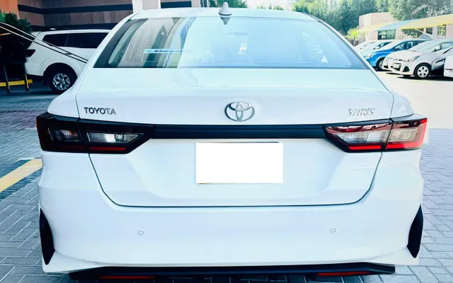 TOYOTA YARIS 1.5L SEDAN AT - 2024 - image 4