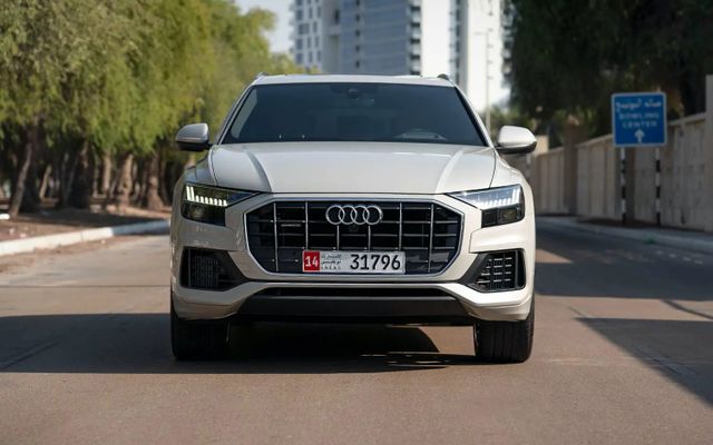 AUDI Q8 - image 1