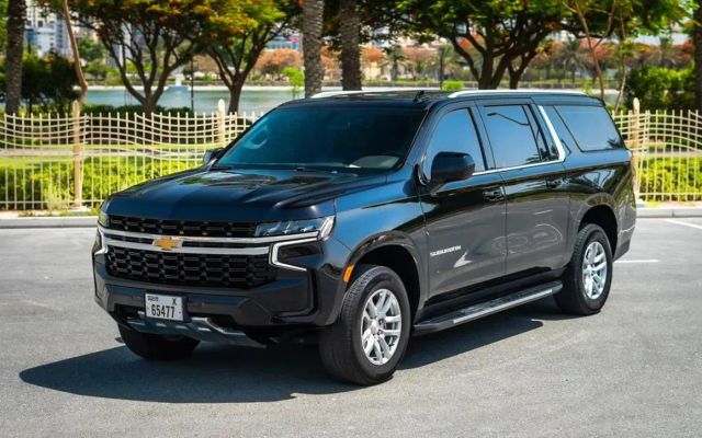 Chevrolet Suburban - image 1