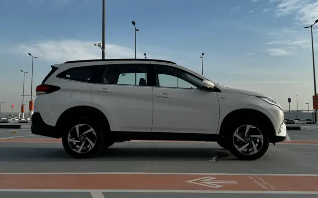 Toyota Rush 2023 - image 3