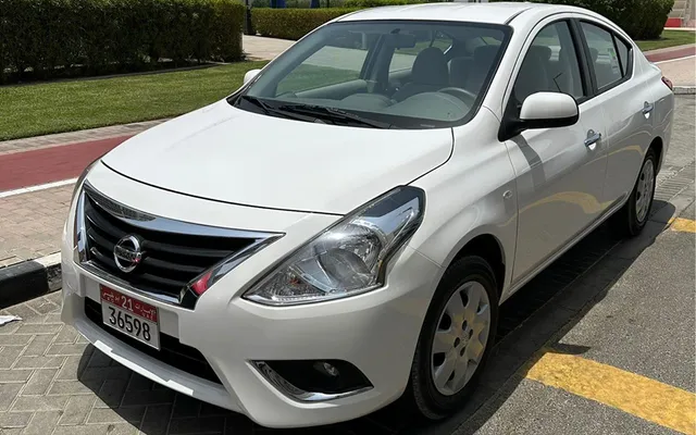 Nissan Sunny - image 1