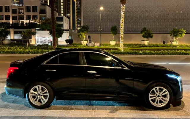 Cadillac CT4 - image 2