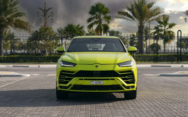 LAMBORGHINI URUS - image 3