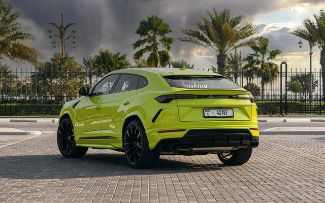 LAMBORGHINI URUS - image 4