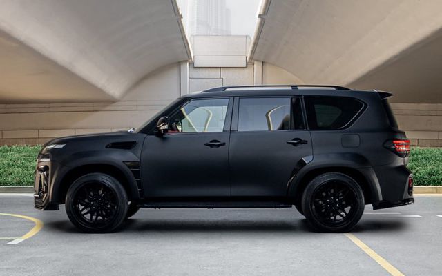 INFINITI QX80 BLACK HAWK - image 3