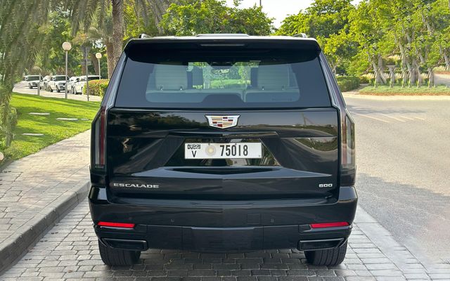 CADILLAC ESCALADE - image 3