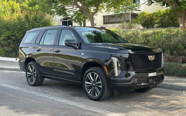 CADILLAC ESCALADE - image 1