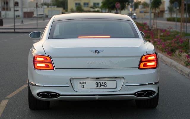 BENTLEY FLYING SPUR - image 4