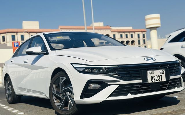 HYUNDAI ELANTRA - image 1