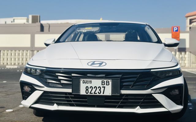 HYUNDAI ELANTRA - image 2