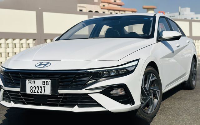 HYUNDAI ELANTRA - image 3