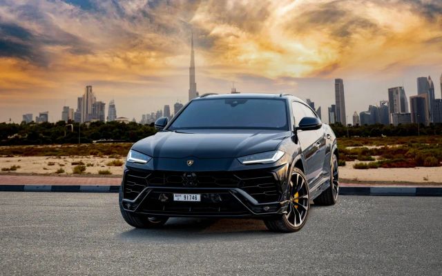 Lamborghini Urus Black - image 1