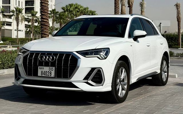 Audi Q3 Premium S Line - image 1