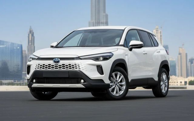 Toyota Corolla Cross - image 1