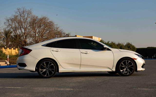 HONDA CIVIC - image 2