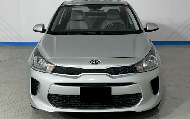 Kia Rio - image 1
