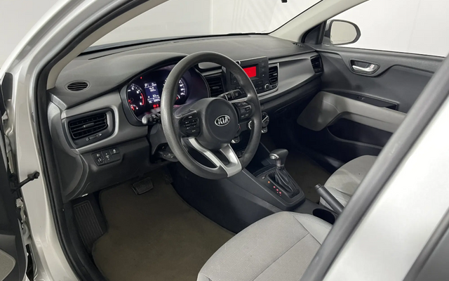 Kia Rio - image 3