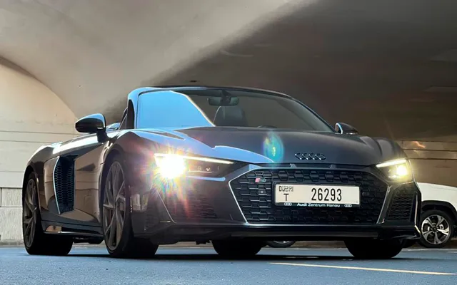 Audi R8 - image 3