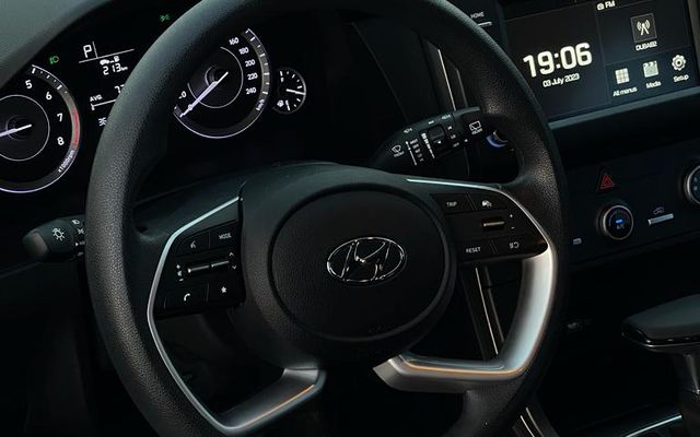 HYUNDAI CRETA - image 2