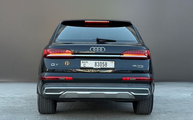 AUDI Q7 - image 3