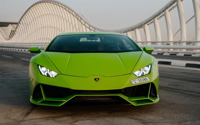 lamborghini huracan - image 2