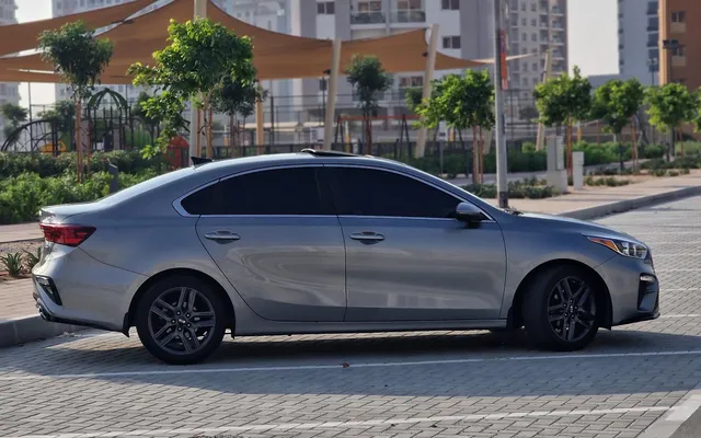 Kia Forte - image 4