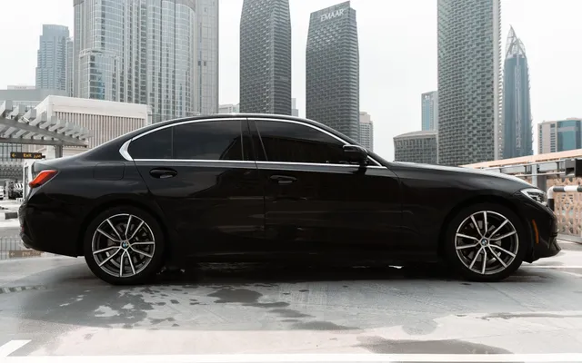BMW 330I - image 2
