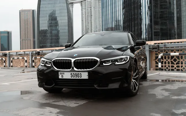 BMW 330I - image 3