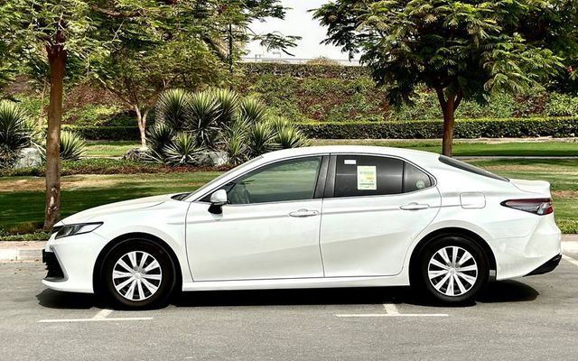 TOYOTA CAMRY - image 2