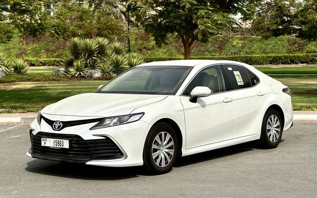 TOYOTA CAMRY - image 1