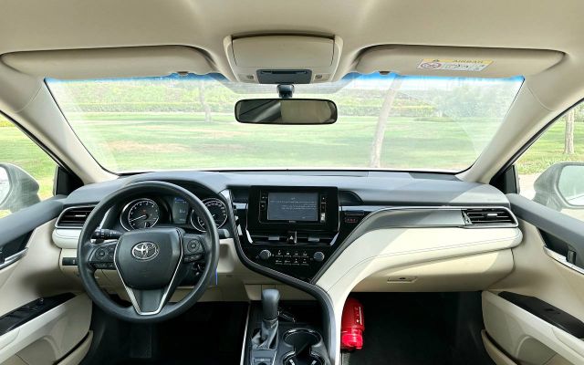 TOYOTA CAMRY - image 4