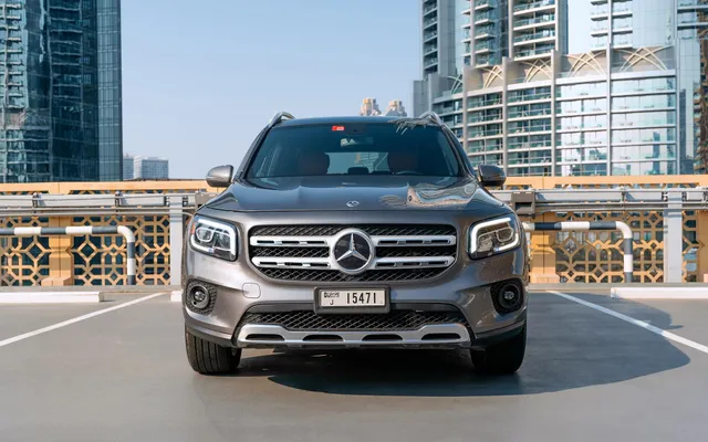 MERCEDES GLB 250 - image 3