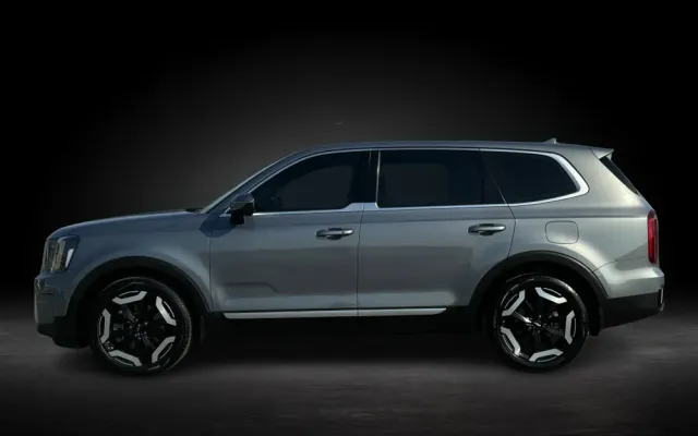 KIA TELLURIDE - image 2