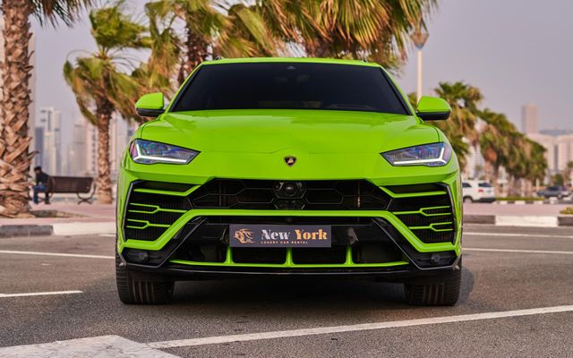 LAMBORGHINI URUS - image 2