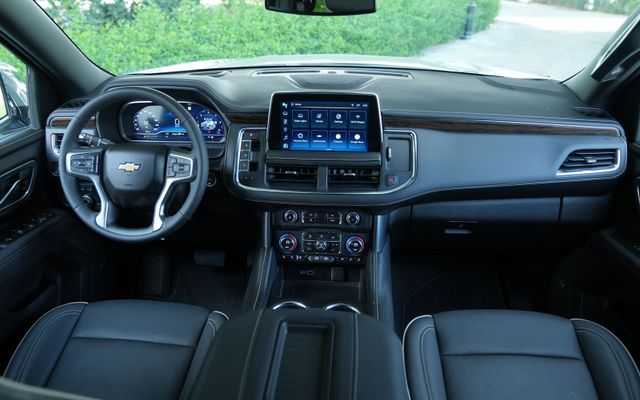 CHEVROLET TAHOE - image 4