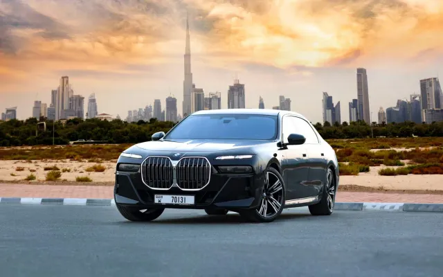 BMW 735i Black - image 1