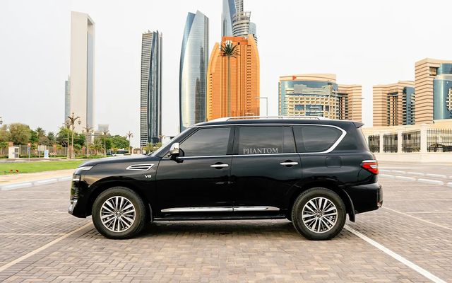 NISSAN PATROL PLATINUM V8 - image 2