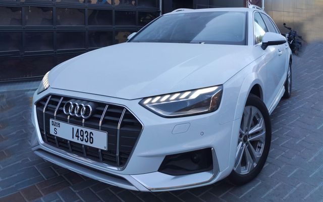 AUDI A4 PREMIUM - image 1