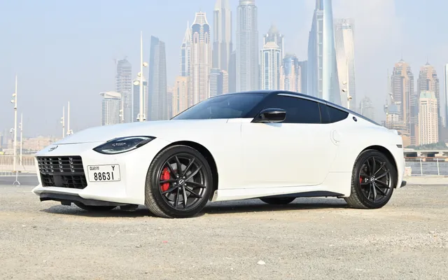 Nissan 370Z - image 2