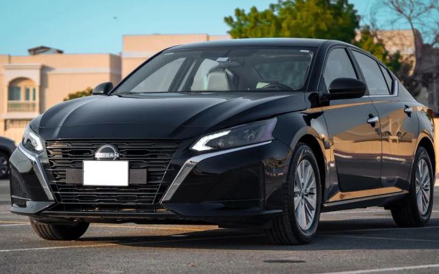 NISSAN ALTIMA - image 1