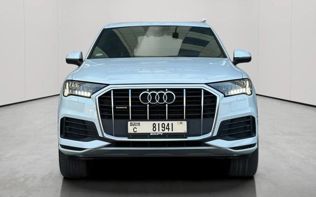 AUDI Q7 - image 1