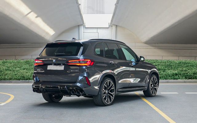 BMW X5 - image 4