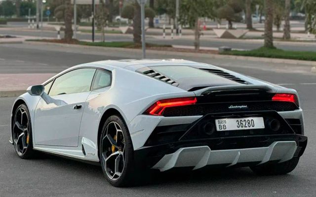 Lamborghini Huracan Evo Coupe - image 4
